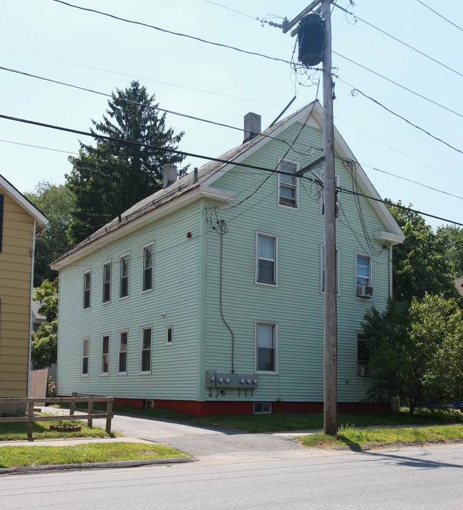 127 4th St in Turners Falls, MA - Building Photo - Building Photo