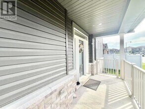 1042 Parabolica Wy in Ottawa, ON - Building Photo - Building Photo