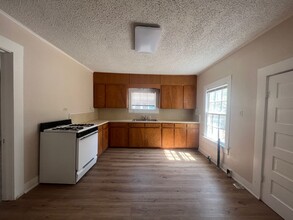 1003 Ave F in Moody, TX - Building Photo - Building Photo