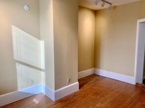 38 Cutts Ave, Unit B in Saco, ME - Building Photo - Building Photo