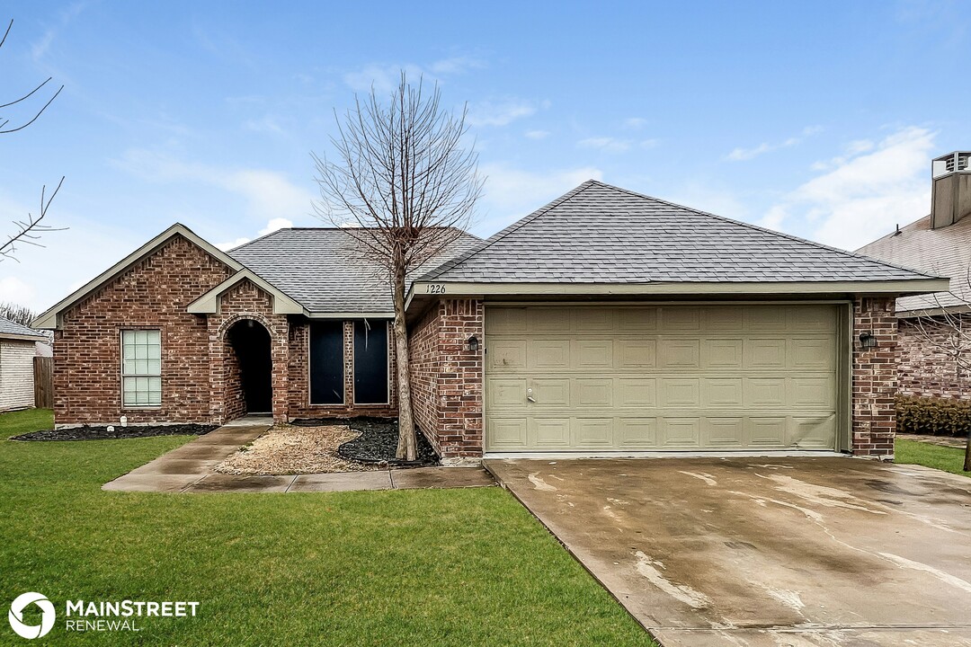 1226 Clay Ln in Seagoville, TX - Building Photo