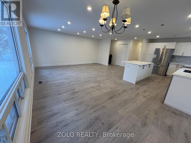 3 Highcroft Rd in Barrie, ON - Building Photo - Building Photo