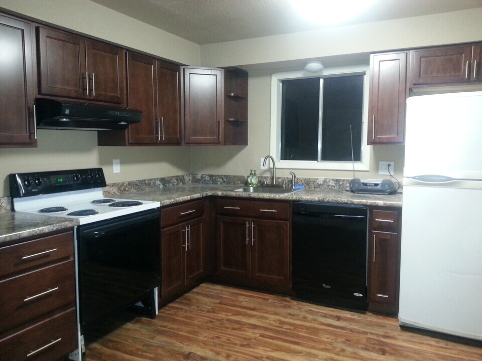 2654 N Foothill Road in Medford, OR - Building Photo