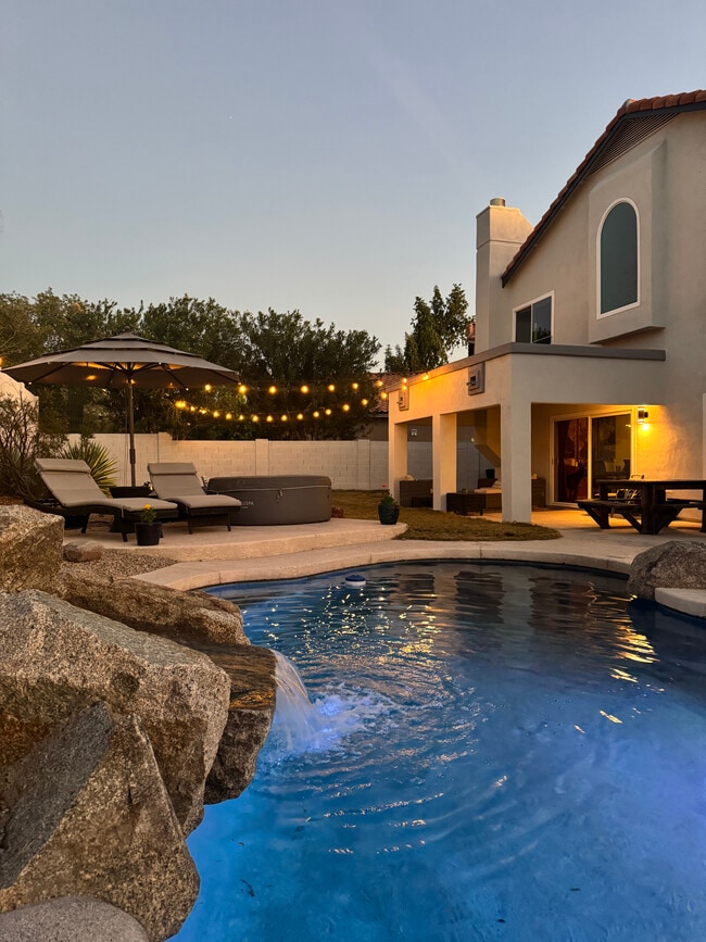 property at 3821 N Sawtooth Cir