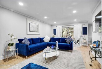 4315 Plaza Gate Ln S in Jacksonville, FL - Building Photo - Building Photo