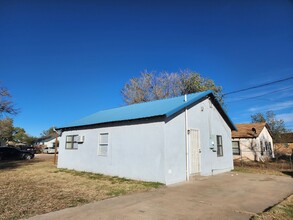 900 E Danube St in Portales, NM - Building Photo - Building Photo