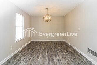 7331 Bramble Oak Dr in Douglasville, GA - Building Photo - Building Photo