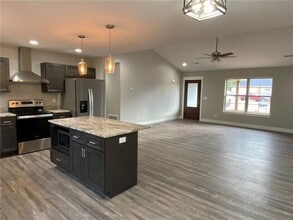 102 Alpine St in Waynesville, MO - Building Photo - Building Photo