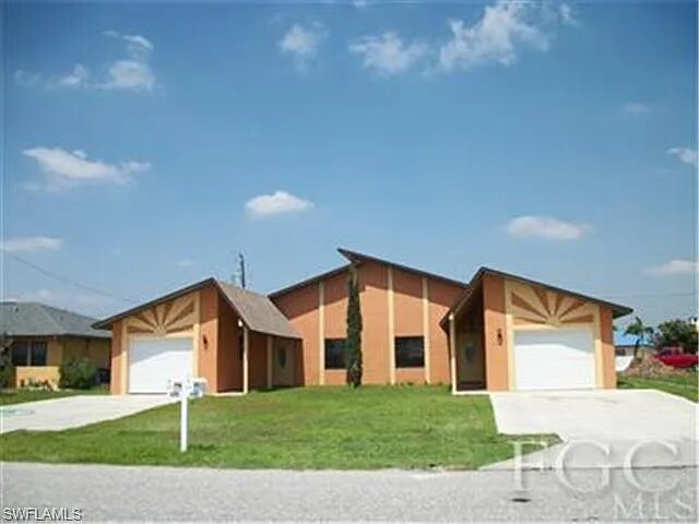 432 NE 16th Pl in Cape Coral, FL - Building Photo