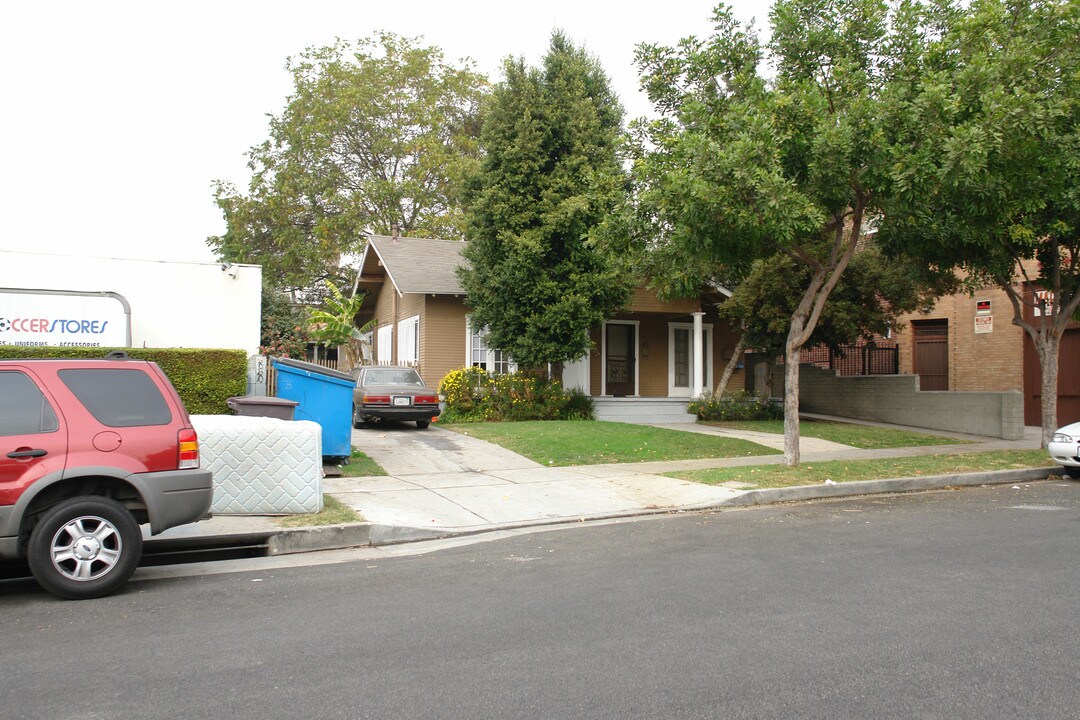 4 Units in Glendale, CA - Foto de edificio