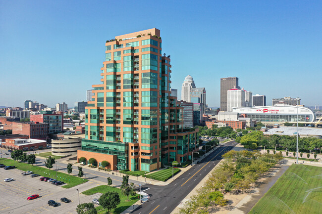 Waterfront Park Place in Louisville, KY - Building Photo - Building Photo