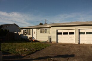 325 28th Ave SE in Albany, OR - Building Photo