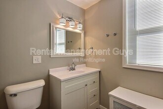 2041 Laurel Ave in St. Paul, MN - Building Photo - Building Photo