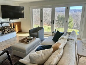 294 Green Peak Orchard S in Dorset, VT - Building Photo - Building Photo