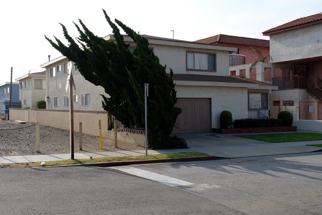 12436 Oxford Ave in Hawthorne, CA - Foto de edificio