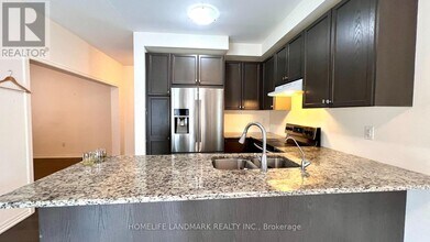 83 Tango Cres in Newmarket, ON - Building Photo - Building Photo