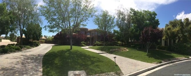 property at 8741 Newport Isle Ct