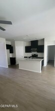 940 Sandhurst Pl in El Paso, TX - Foto de edificio - Building Photo