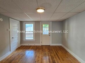 302 Turner St in Auburn, ME - Foto de edificio - Building Photo