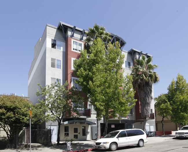 Harp Plaza in Oakland, CA - Building Photo - Building Photo