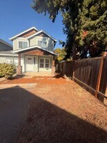 529-531 Helen St in Eugene, OR - Building Photo