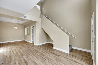 66 Blue Beak Way in Henderson, NV - Building Photo - Building Photo