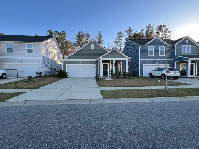 221 Pink Azalea St in Summerville, SC - Building Photo - Building Photo