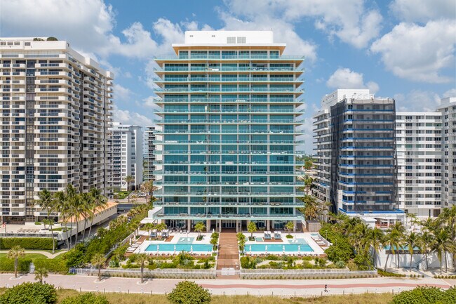 57 Ocean in Miami Beach, FL - Foto de edificio - Building Photo