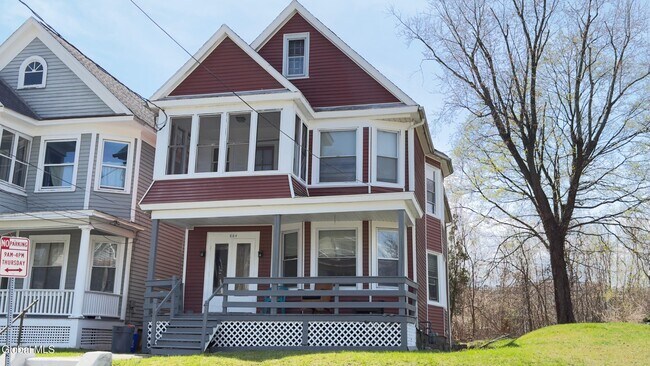 664 Myrtle Ave in Albany, NY - Building Photo - Building Photo