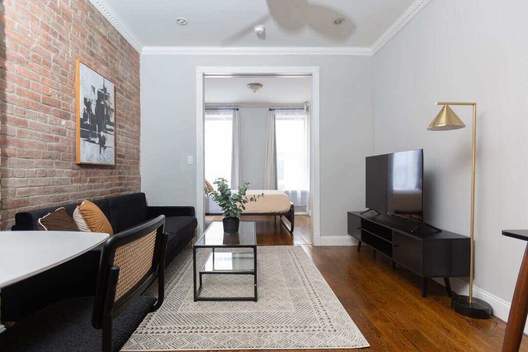 493 2nd Ave in New York, NY - Building Photo