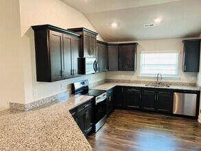208 Gwinnett Dr in Madison, AL - Building Photo - Building Photo