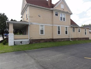 600 W Main St in Ravenna, OH - Foto de edificio - Building Photo