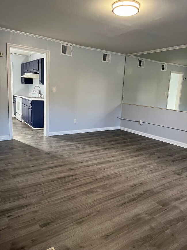 17301 Warwick Blvd, Unit One