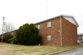 Greenwood Apartments in Henderson, KY - Building Photo - Building Photo