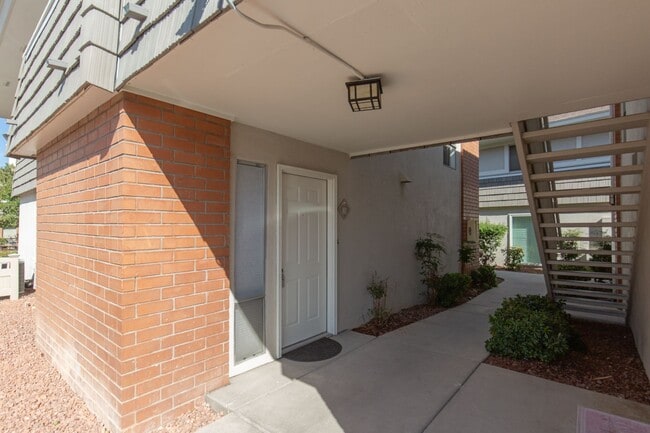 753 Oakmont Ave in Las Vegas, NV - Building Photo - Building Photo