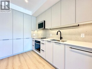 3055 Murray St in Port Moody, BC - Building Photo - Building Photo