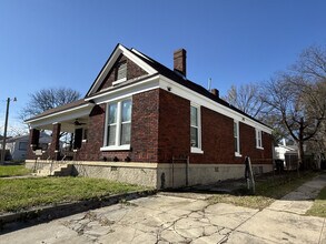 1371 Ridgeway St in Memphis, TN - Foto de edificio - Building Photo