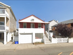 90 Illinois Ave, Unit Garden level in Long Beach, NY - Building Photo - Building Photo