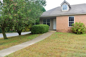 Fountain Square Apartments in Hernando, MS - Building Photo - Building Photo