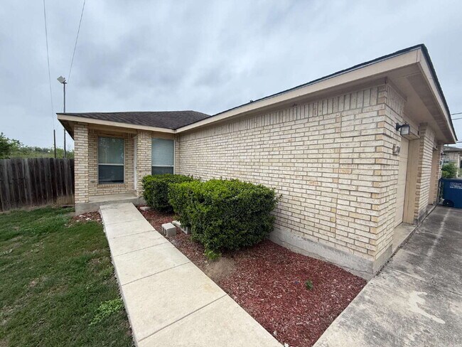 2774 FM1044 in New Braunfels, TX - Building Photo - Building Photo