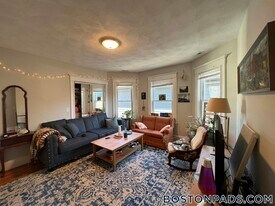 305 Highland Ave, Unit 3 in Somerville, MA - Building Photo