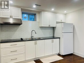 394 Caledonia Rd in Toronto, ON - Building Photo - Building Photo