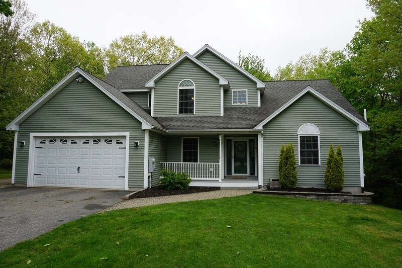 60 Rockwood Dr in Sanford, ME - Building Photo