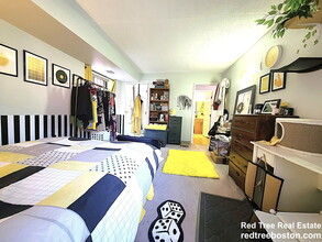 1243 Beacon St in Brookline, MA - Building Photo - Building Photo