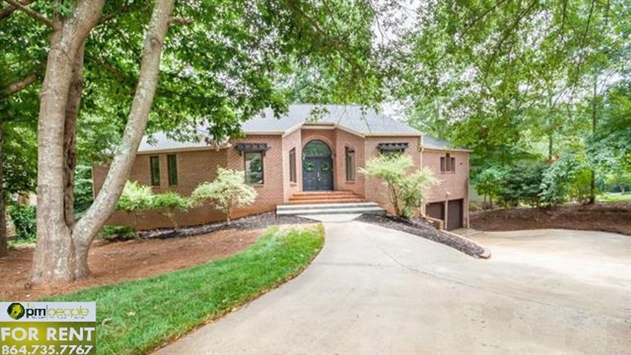 201 Pebble Creek Way in Taylors, SC - Building Photo