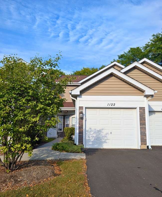 property at 1122 Regency Dr