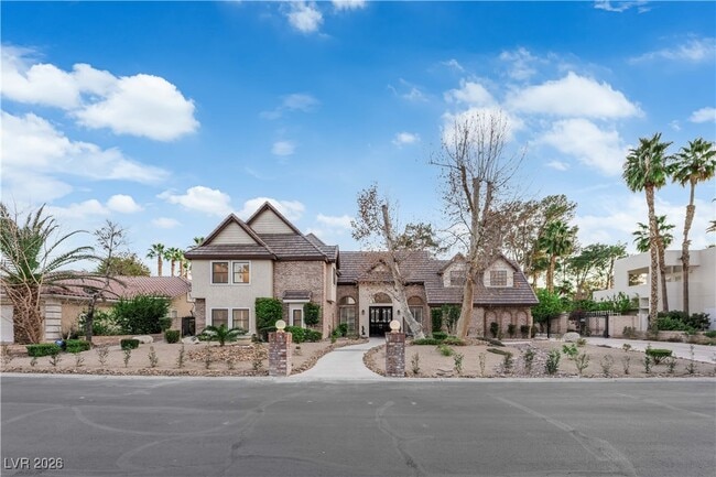 property at 2513 Wimbledon Dr