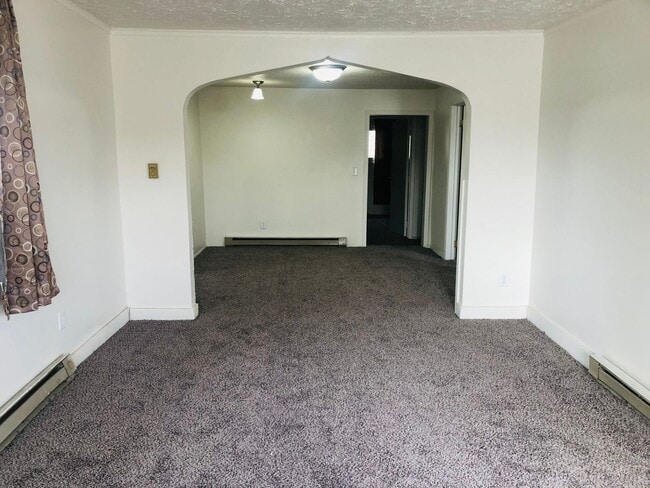 114 4th Ave NW in Minot, ND - Building Photo - Building Photo