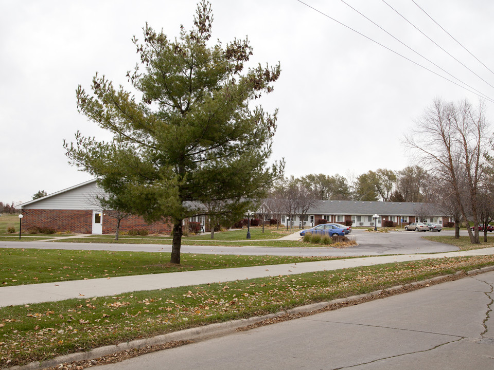 Candleridge of Perry II in Perry, IA - Foto de edificio