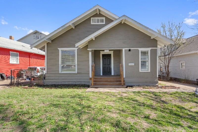 1610 Denver Ave in Fort Worth, TX - Building Photo